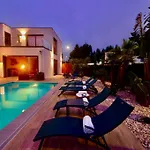 Serena - Exquisite With Private Heated Pool *